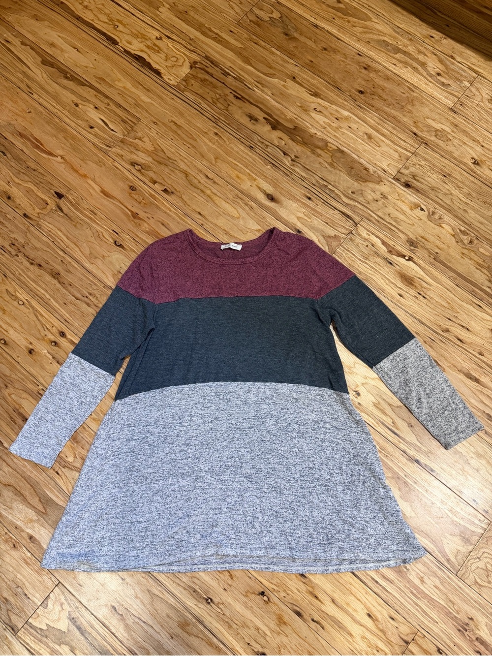 Women's Colorblock Long Sleeve Tunic Dress - Burgundy, Charcoal, Heather Gray
